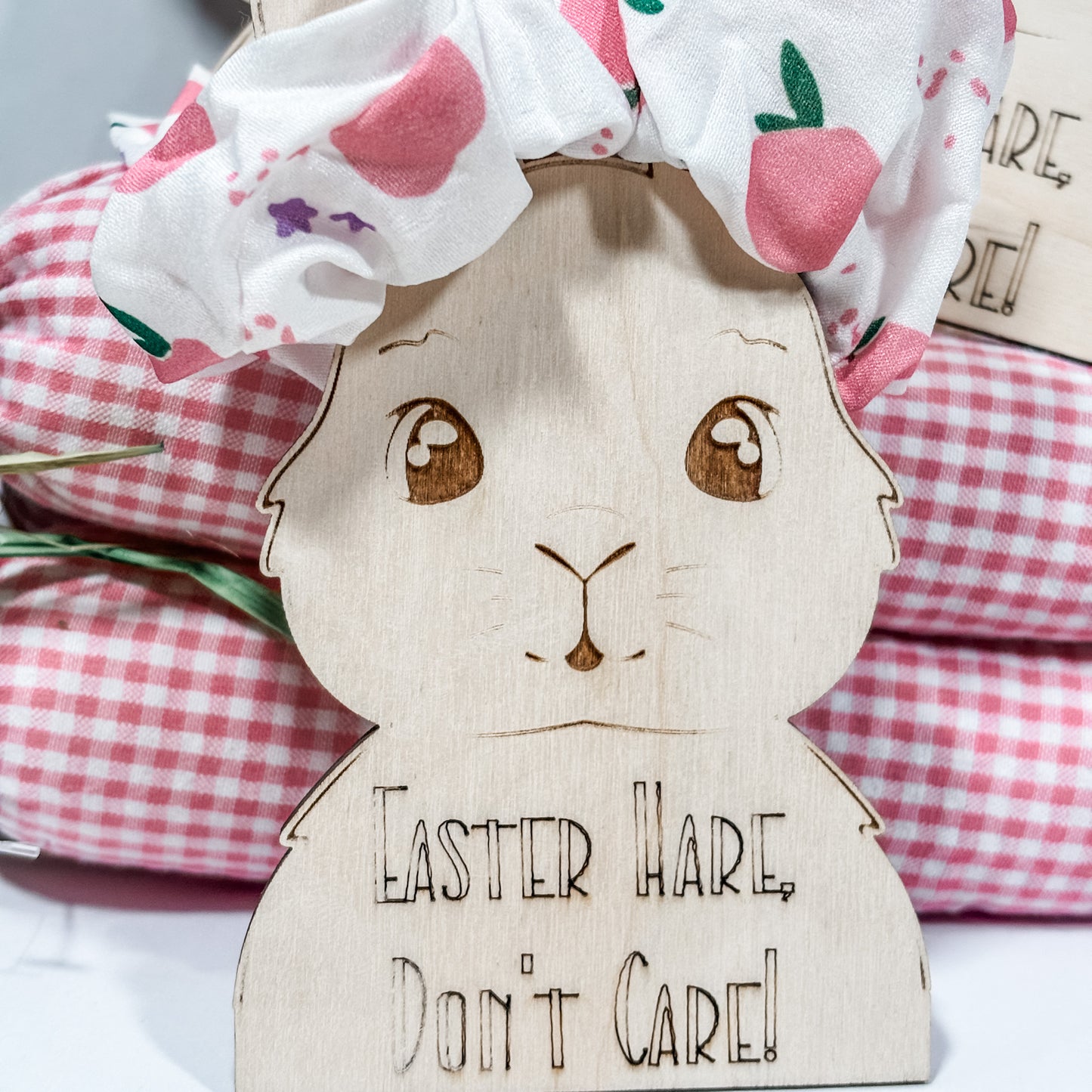 Bunny Hare Tie Holder